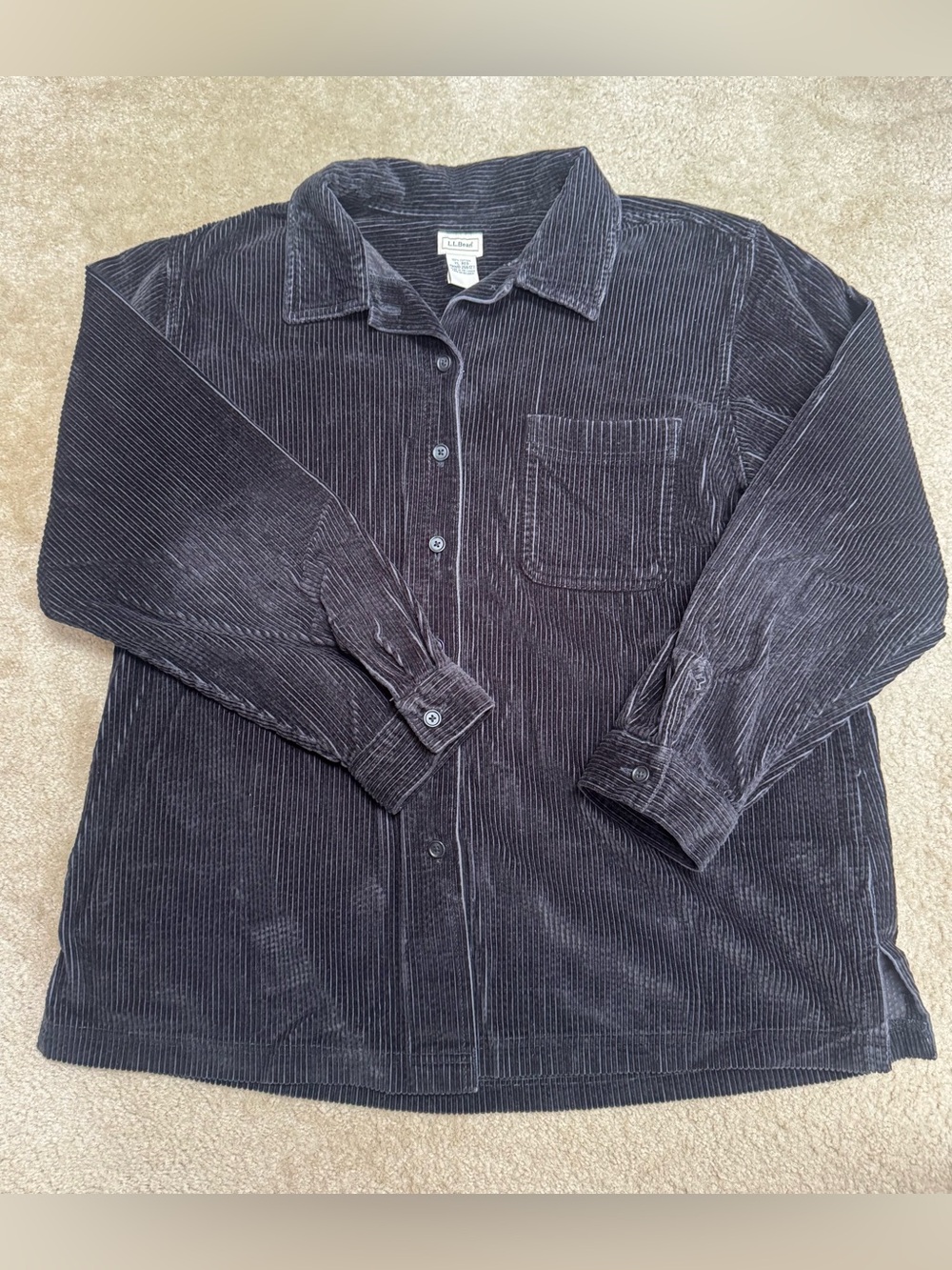 L.L. Bean Women’s Sz XL Corduroy Shirt Jacket in Black.